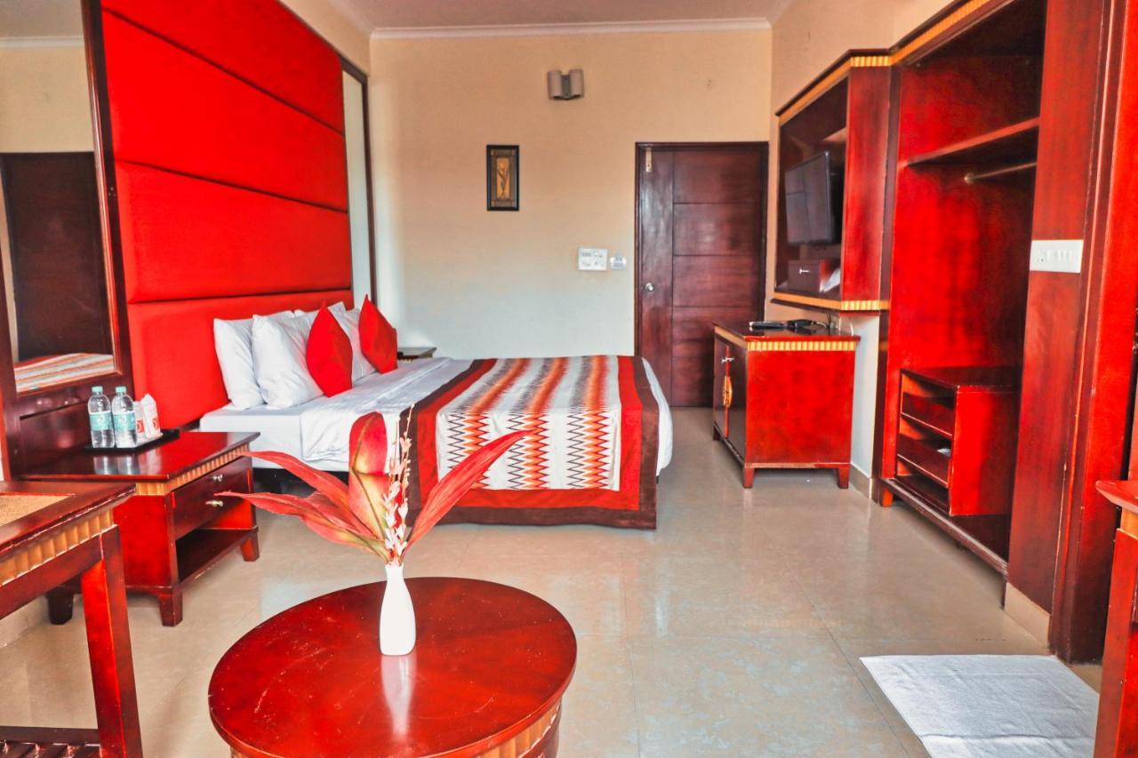 Crestmont Ashapurna Jaipur, Banipark Hotel Екстериор снимка