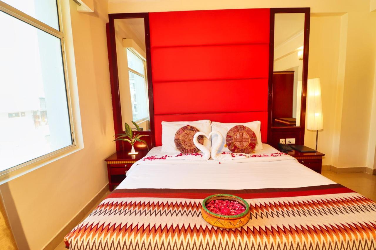 Crestmont Ashapurna Jaipur, Banipark Hotel Екстериор снимка