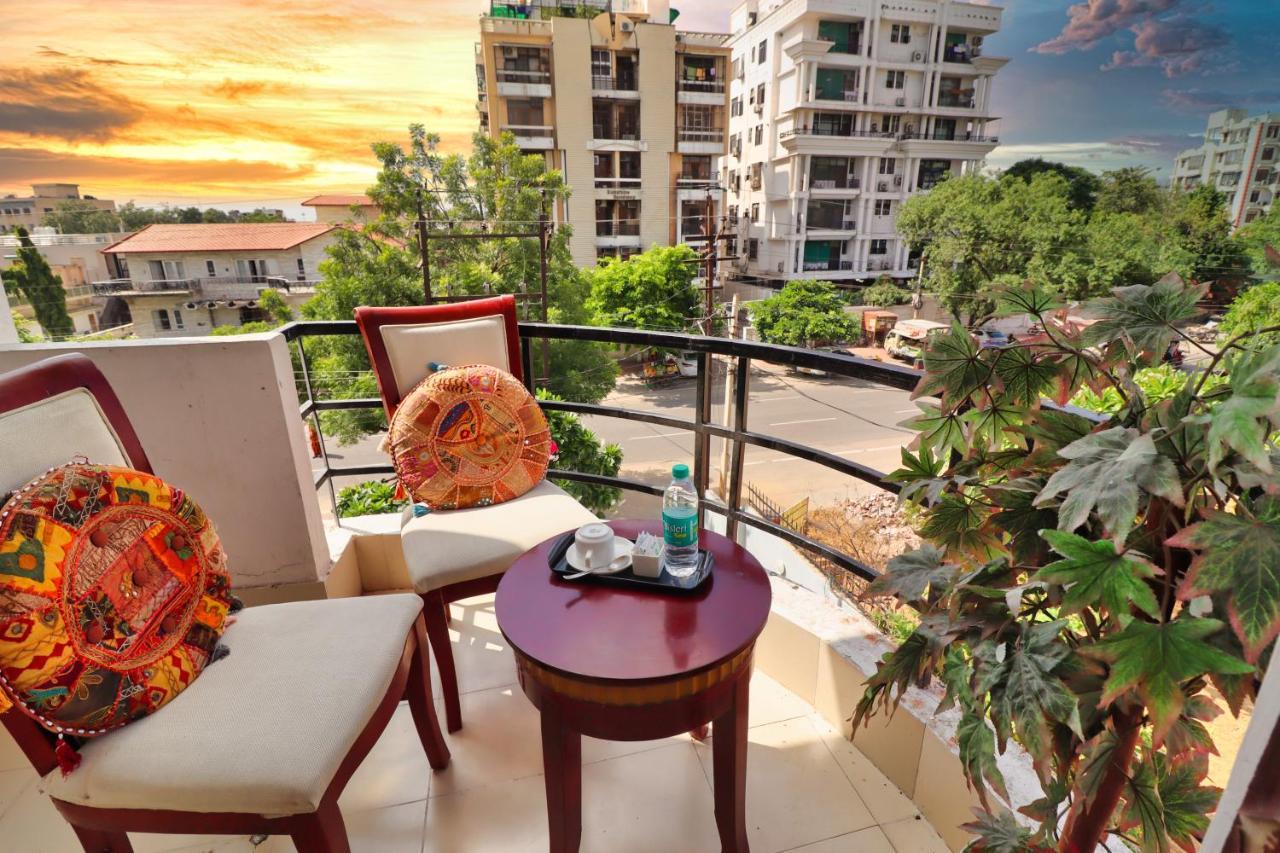 Crestmont Ashapurna Jaipur, Banipark Hotel Екстериор снимка