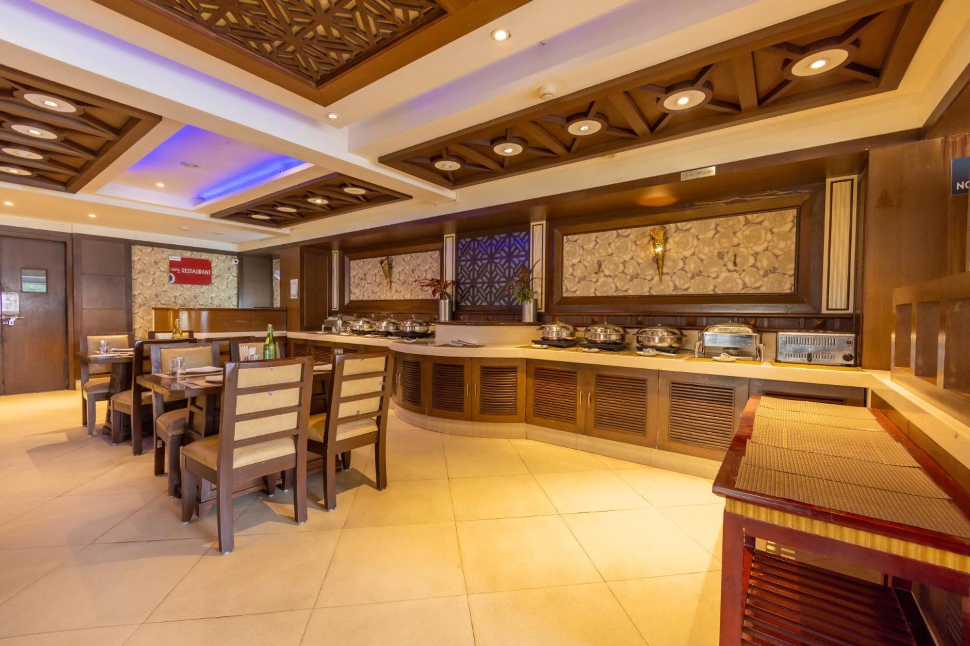 Crestmont Ashapurna Jaipur, Banipark Hotel Екстериор снимка