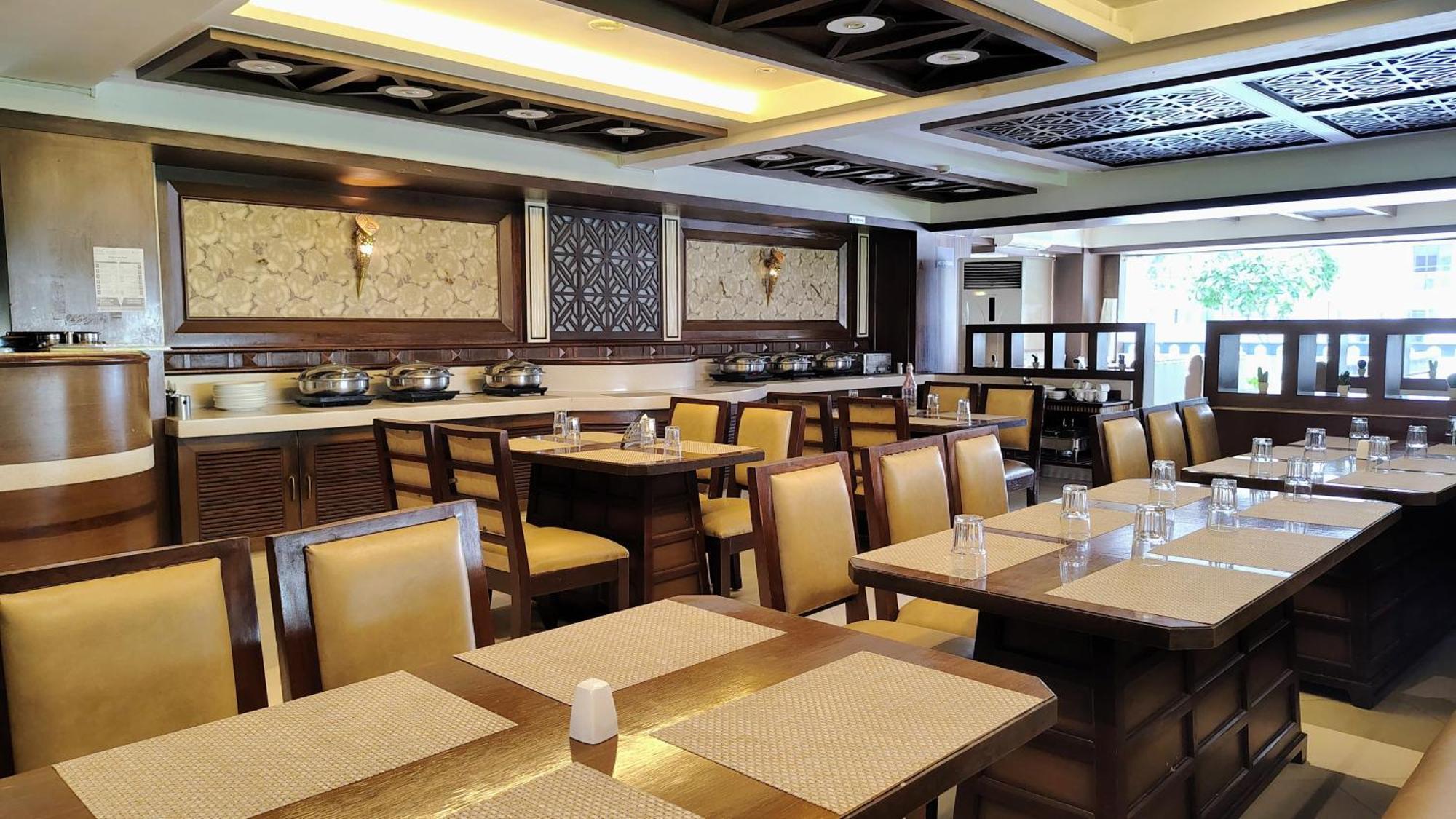 Crestmont Ashapurna Jaipur, Banipark Hotel Екстериор снимка