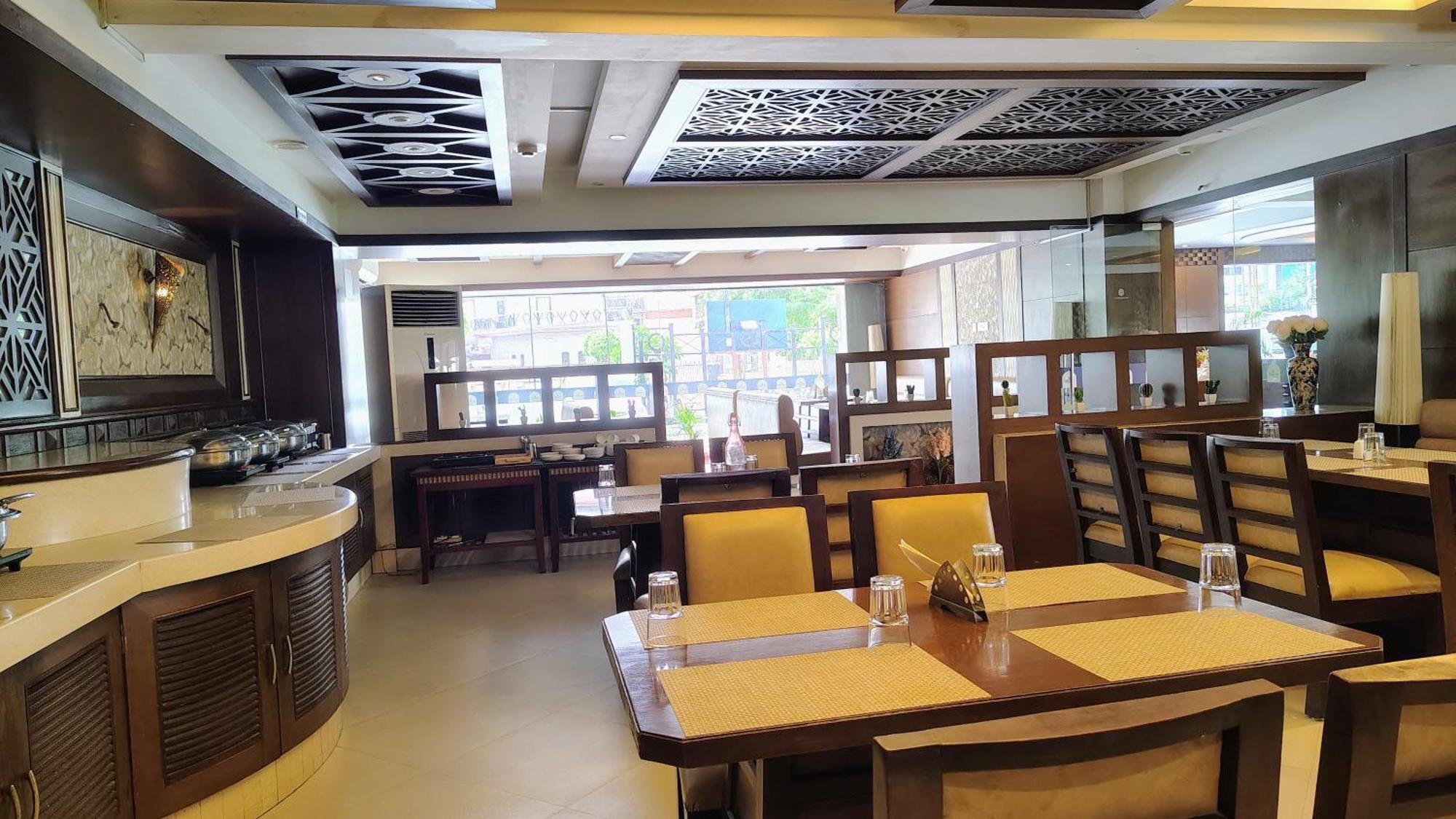 Crestmont Ashapurna Jaipur, Banipark Hotel Екстериор снимка