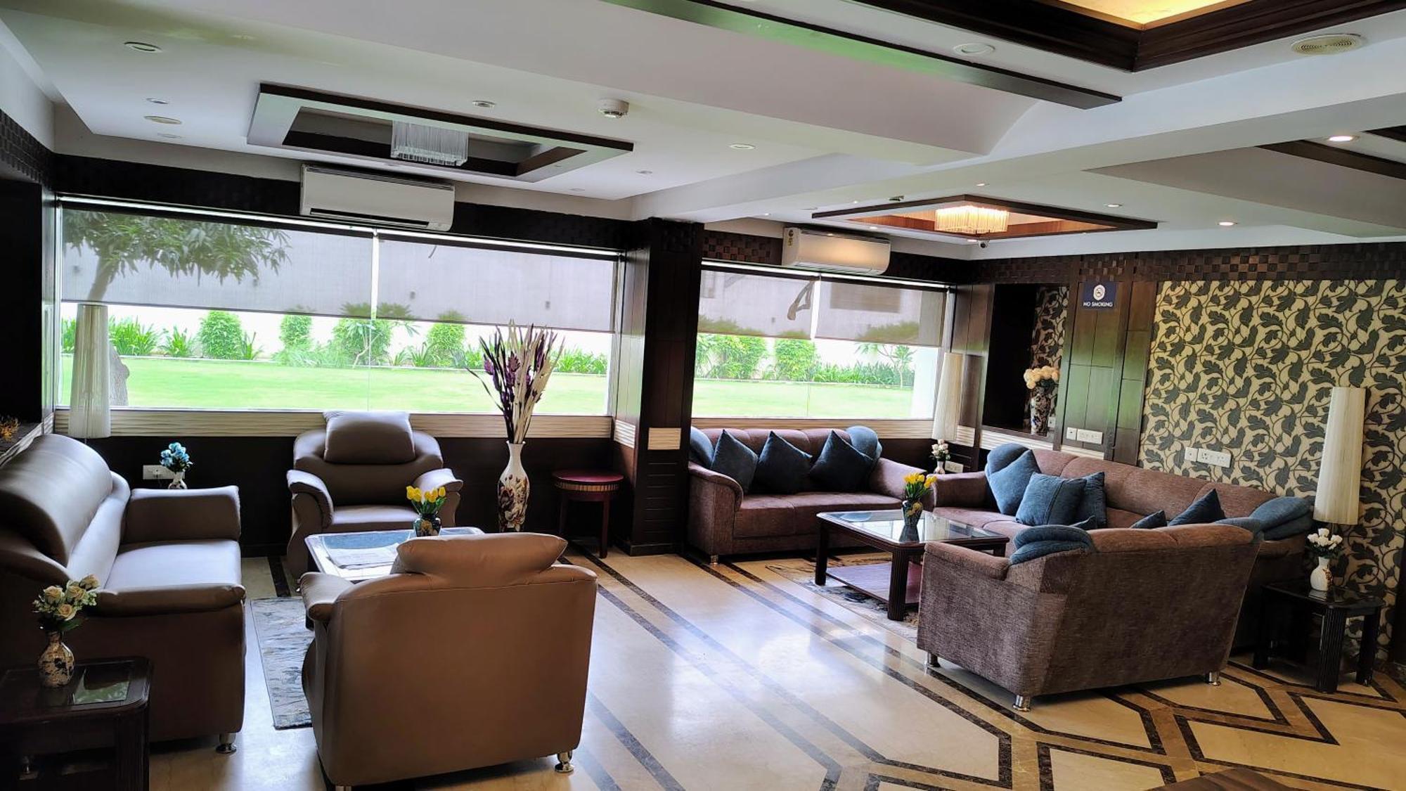 Crestmont Ashapurna Jaipur, Banipark Hotel Екстериор снимка