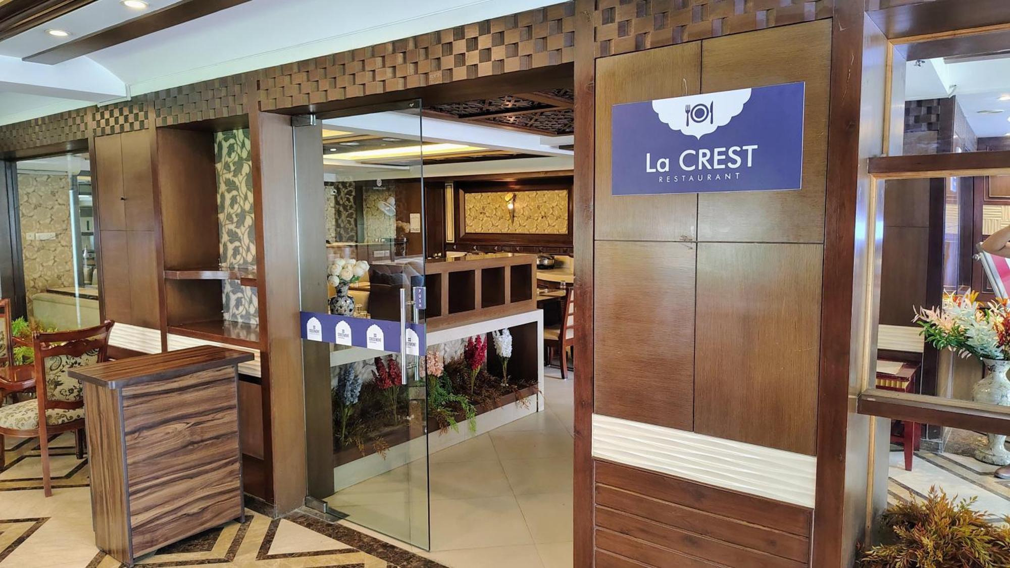 Crestmont Ashapurna Jaipur, Banipark Hotel Екстериор снимка
