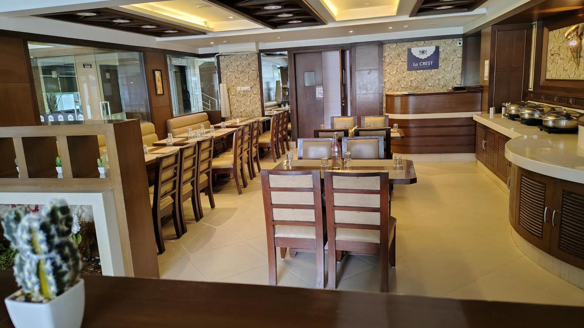 Crestmont Ashapurna Jaipur, Banipark Hotel Екстериор снимка